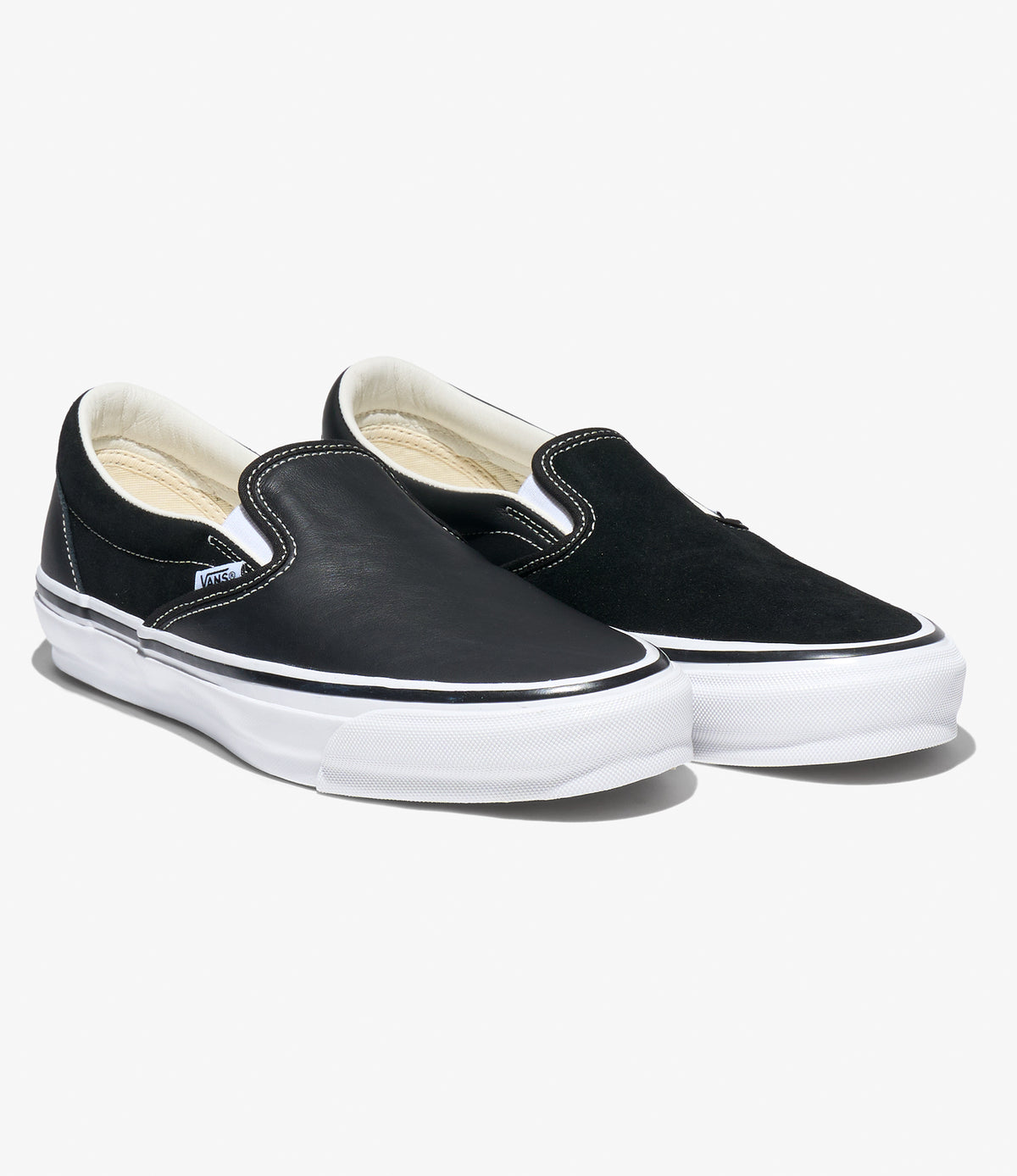 05_VANS_BLACK_1_ad3204f9-ba50- 
