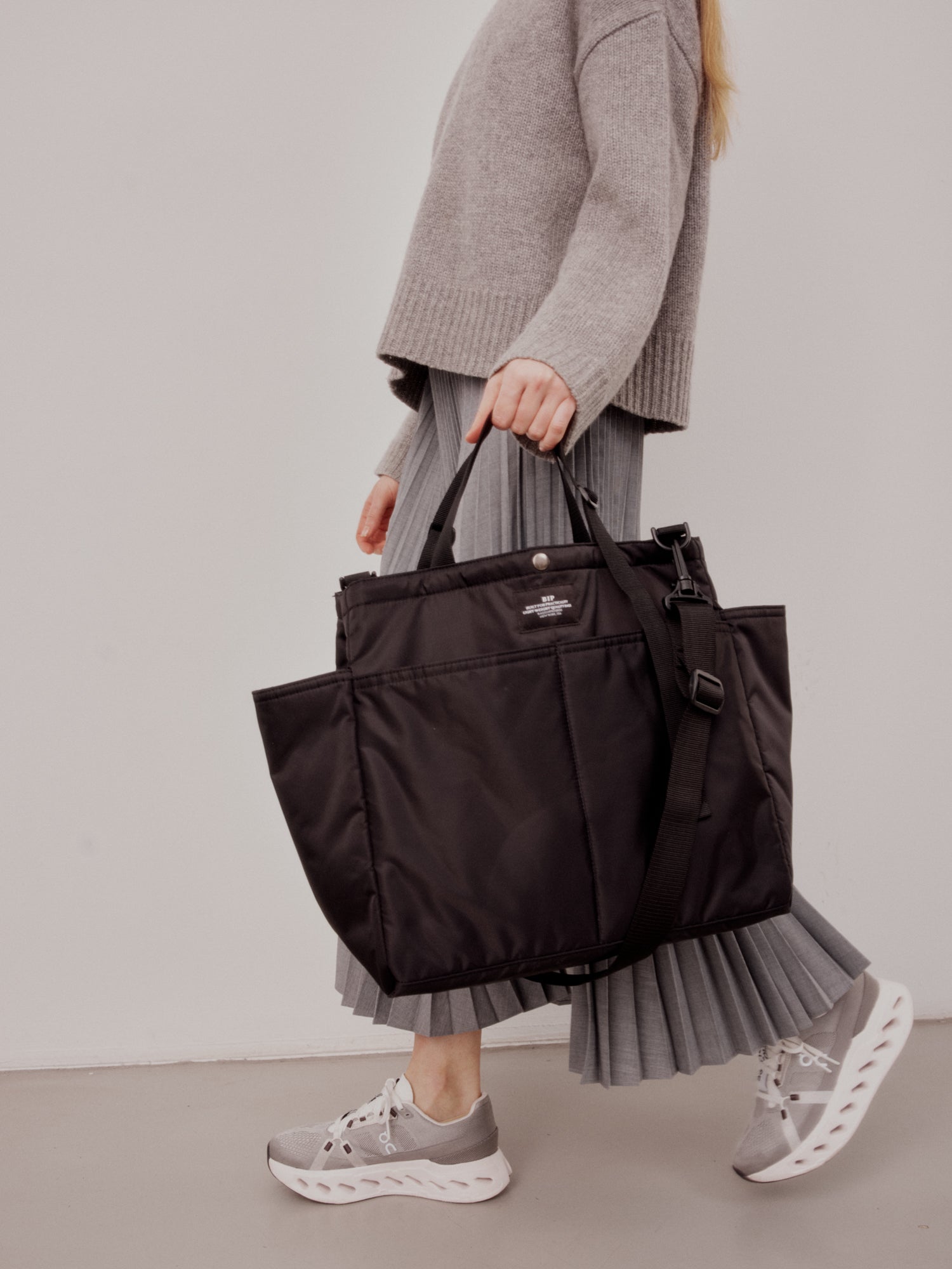 Carry-all Beach Bag - Black Puffer