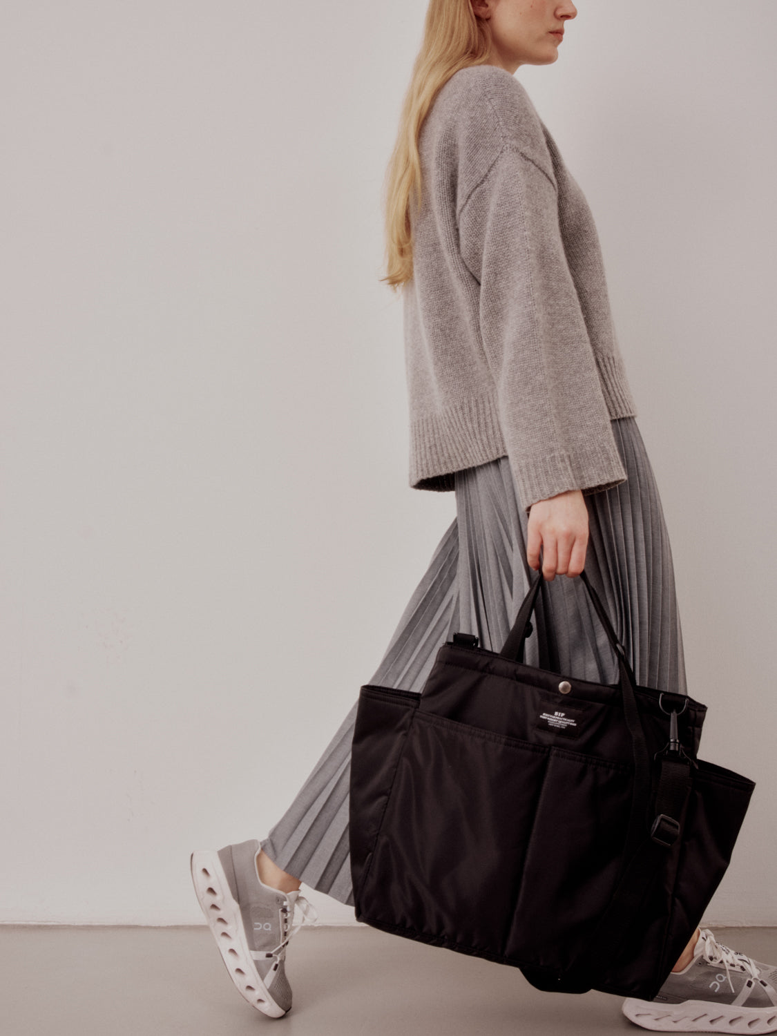 Carry-all Beach Bag - Black Puffer