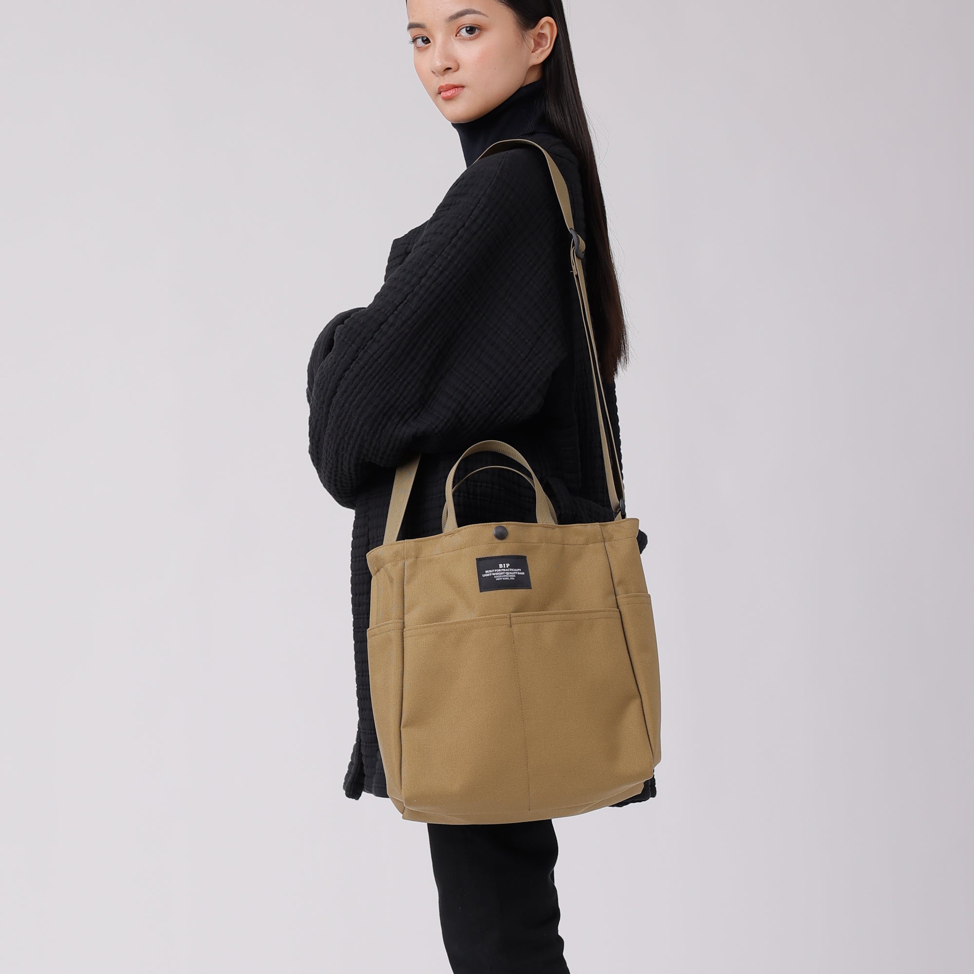 Multi-pocket Bag Medium - Khaki Nylon Canvas