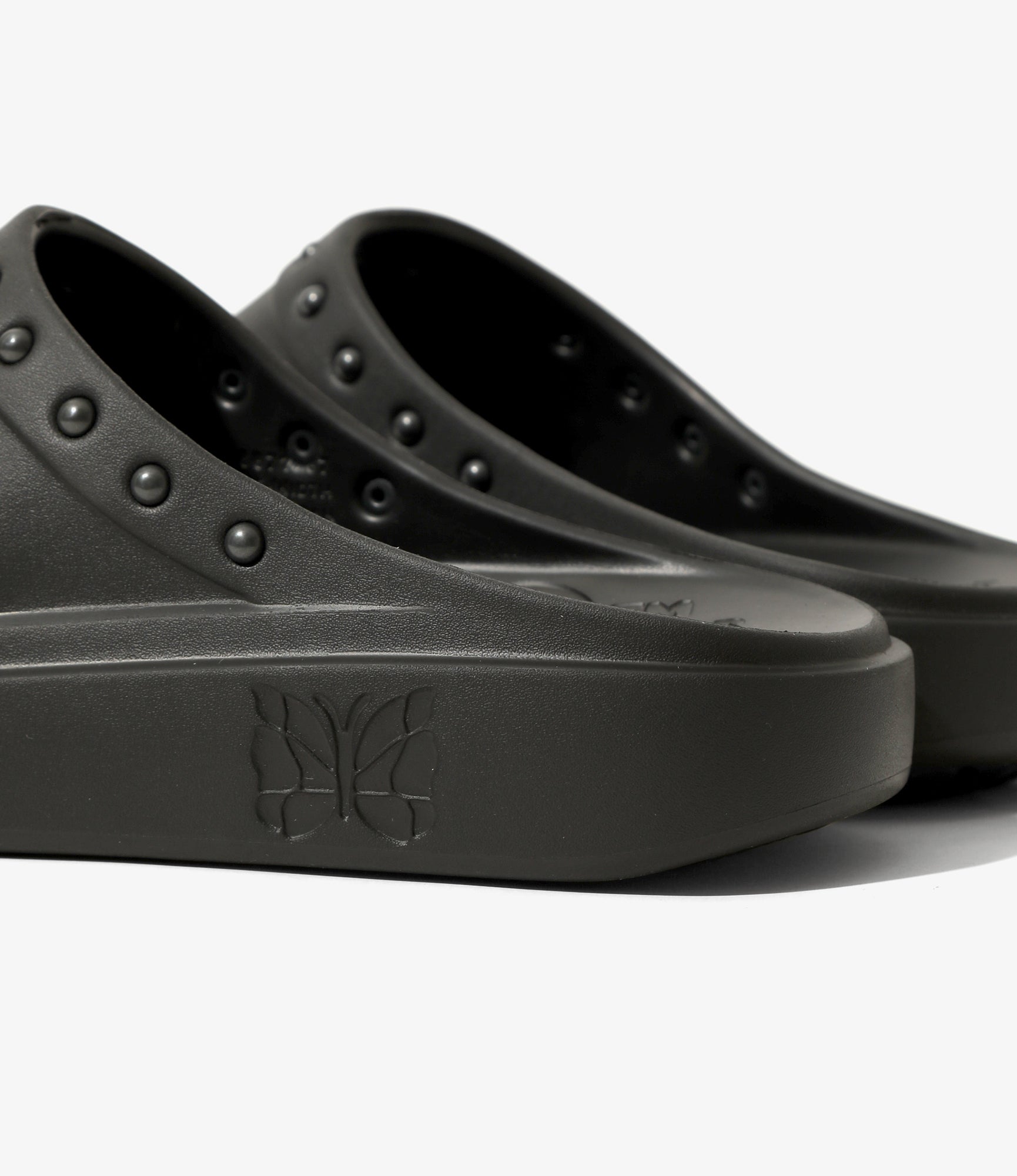 LUX-2 Needles Edition with Studs - Black