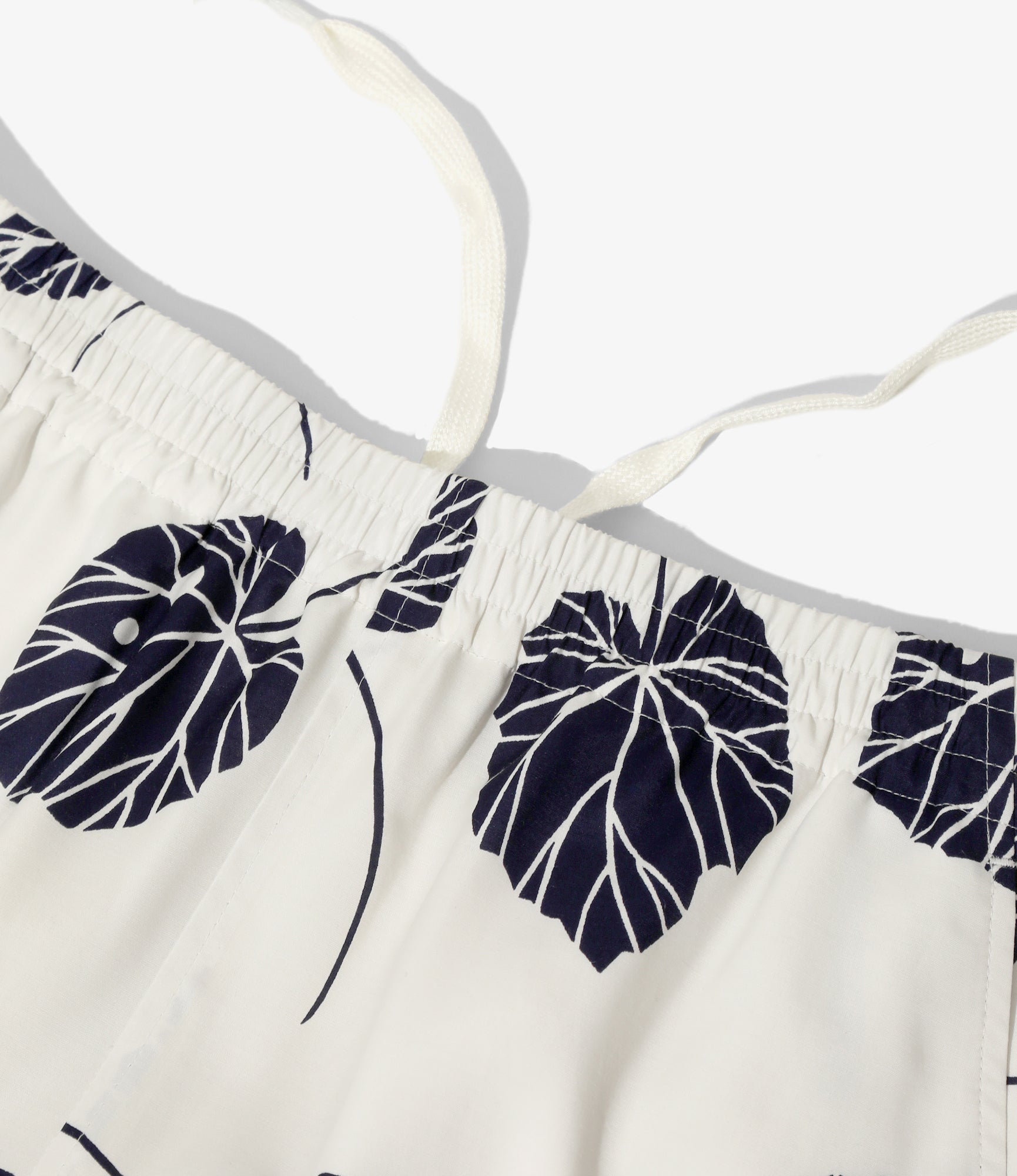 String Short - White - Leaf