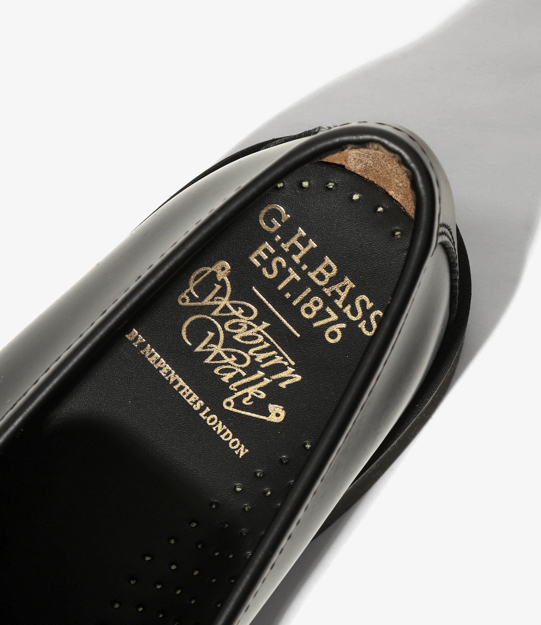 Woburn Walk x G.H. Bass - Cobra Wedge Venetian Pin - Black Leather