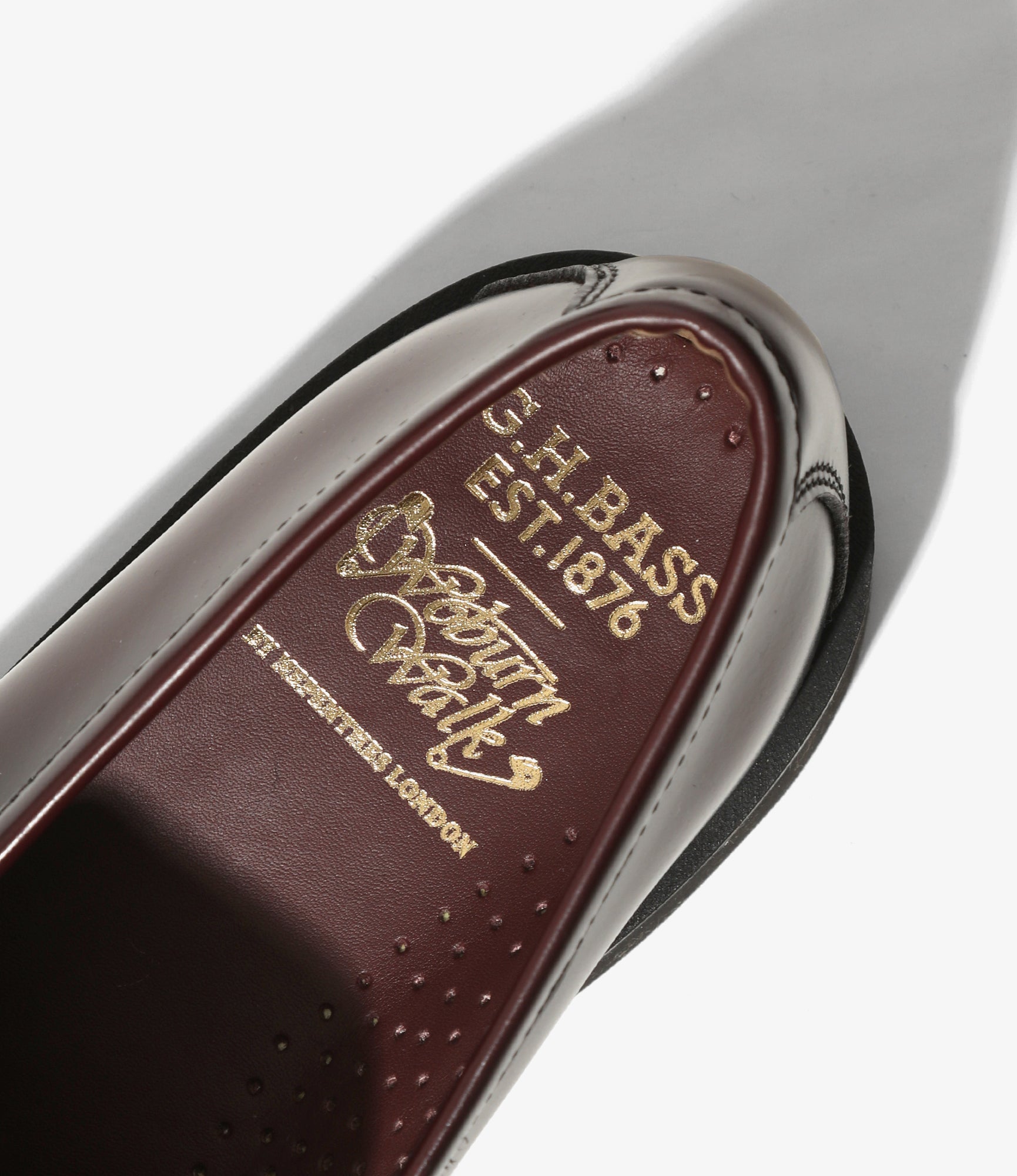 Woburn Walk x G.H. Bass - Cobra Wedge Venetian Pin - Wine Leather