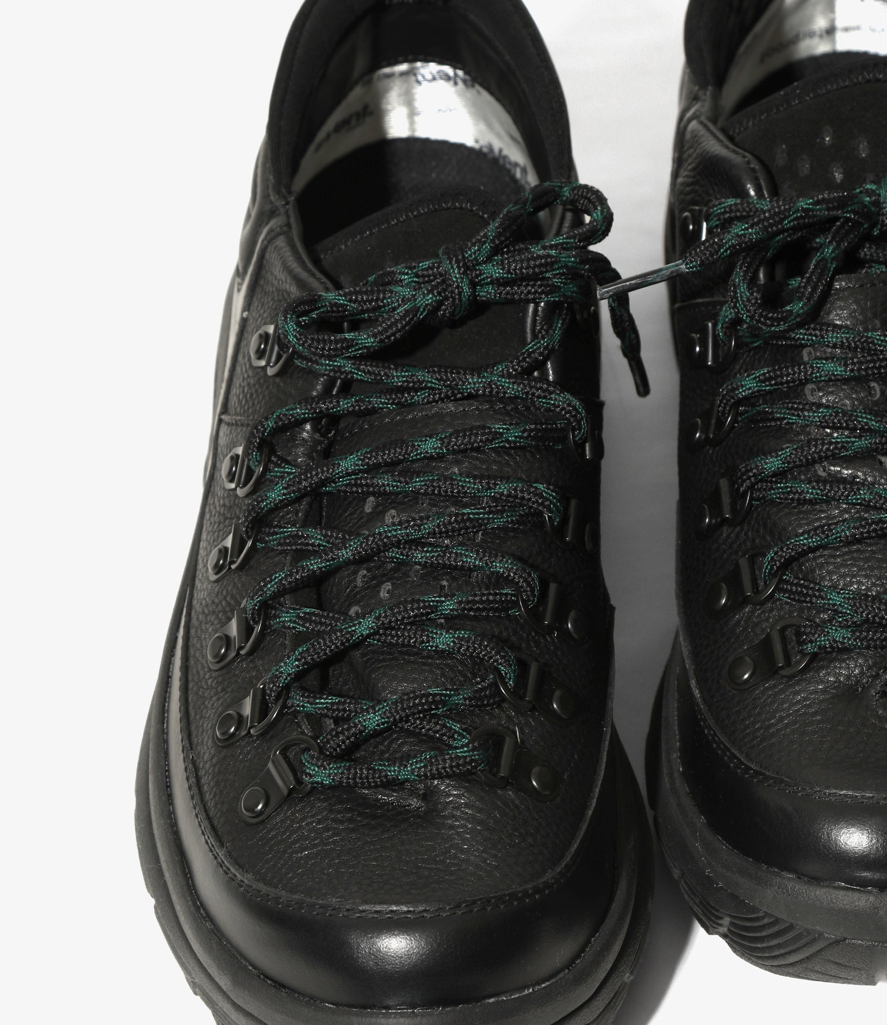 South2 West8 x SUICOKE BEETLE Lo - Black - event